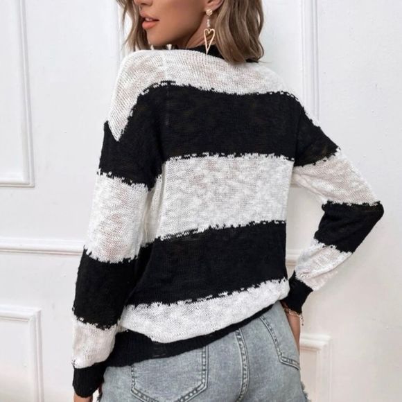 NEW Black & White Distressed Style Lightweight Sweater - Picture 2 of 6